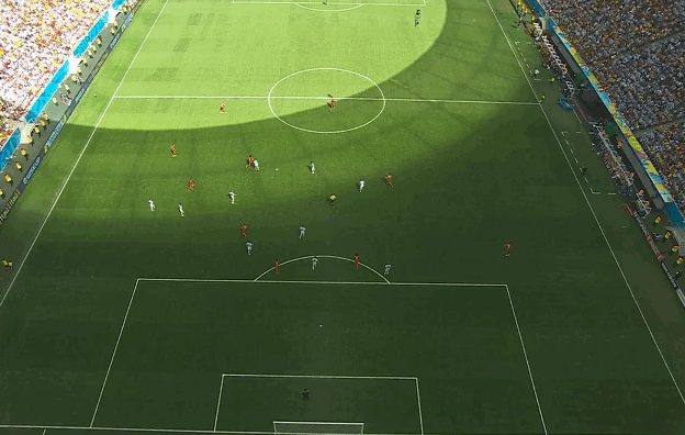 Messi-pass-v-Belgium.gif