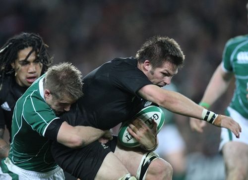 Richie McCaw tackled by Luke Fitzgerald 15/11/2008