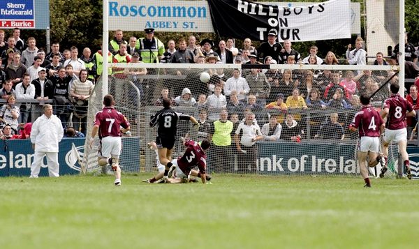 Eamon O'Hara scores a goal for Sligo 8/7/2007