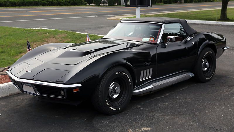 1969_Chevrolet_Corvette_Stingray_convertible,_all_black