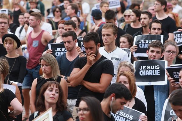 Vigil Held In Melbourne For Victims Of Paris Masacre