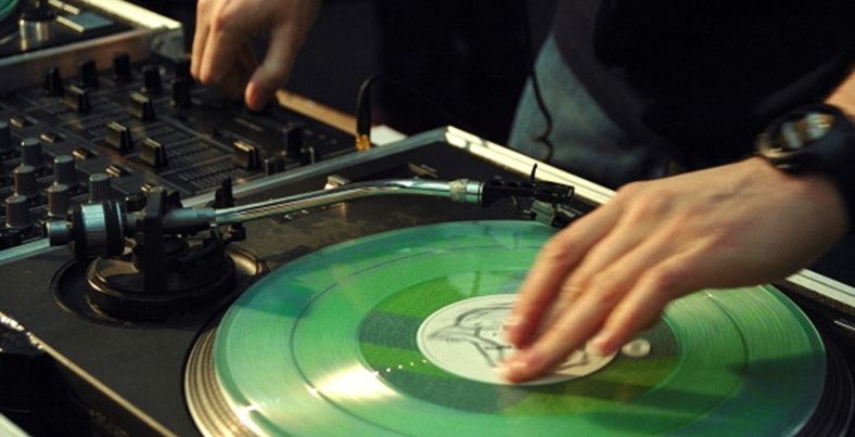 Close-up detail of a DJ mixing on Technics record decks, UK 2000's (Photo by Universal Images Group via Getty Images)