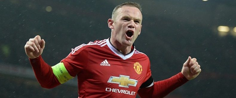 MANCHESTER, ENGLAND - NOVEMBER 03: Manchester United's Wayne Rooney heads the winning goal and celebrates during their UEFA Champions League Group B match between Manchester United and CSKA Moscow at the Old Trafford Stadium in Manchester, England on November 03, 2015. (Photo by Howard Walker/Anadolu Agency/Getty Images)