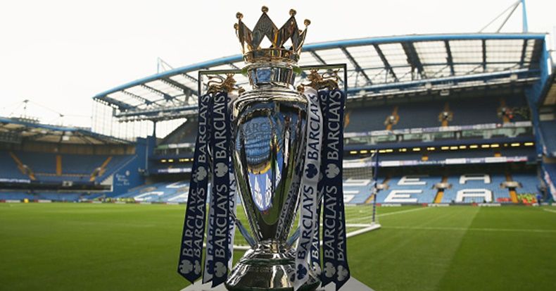 LONDON, ENGLAND - OCTOBER 31: The Premier League trophy on display prior to the Barclays Premier League match between Chelsea and Liverpool at Stamford Bridge on October 31, 2015 in London, England. (Photo by Ian Walton/Getty Images)