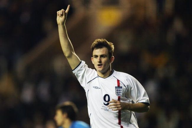 READING - OCTOBER 15: Francis Jeffers of England celebrates during the UEFA European Under 21 Championship Qualifying match between England and Macedonia on October 15, 2002 at Madejski Stadium, Reading, England. (Photo by Phil Cole/Getty Images) England won the match 3-1.