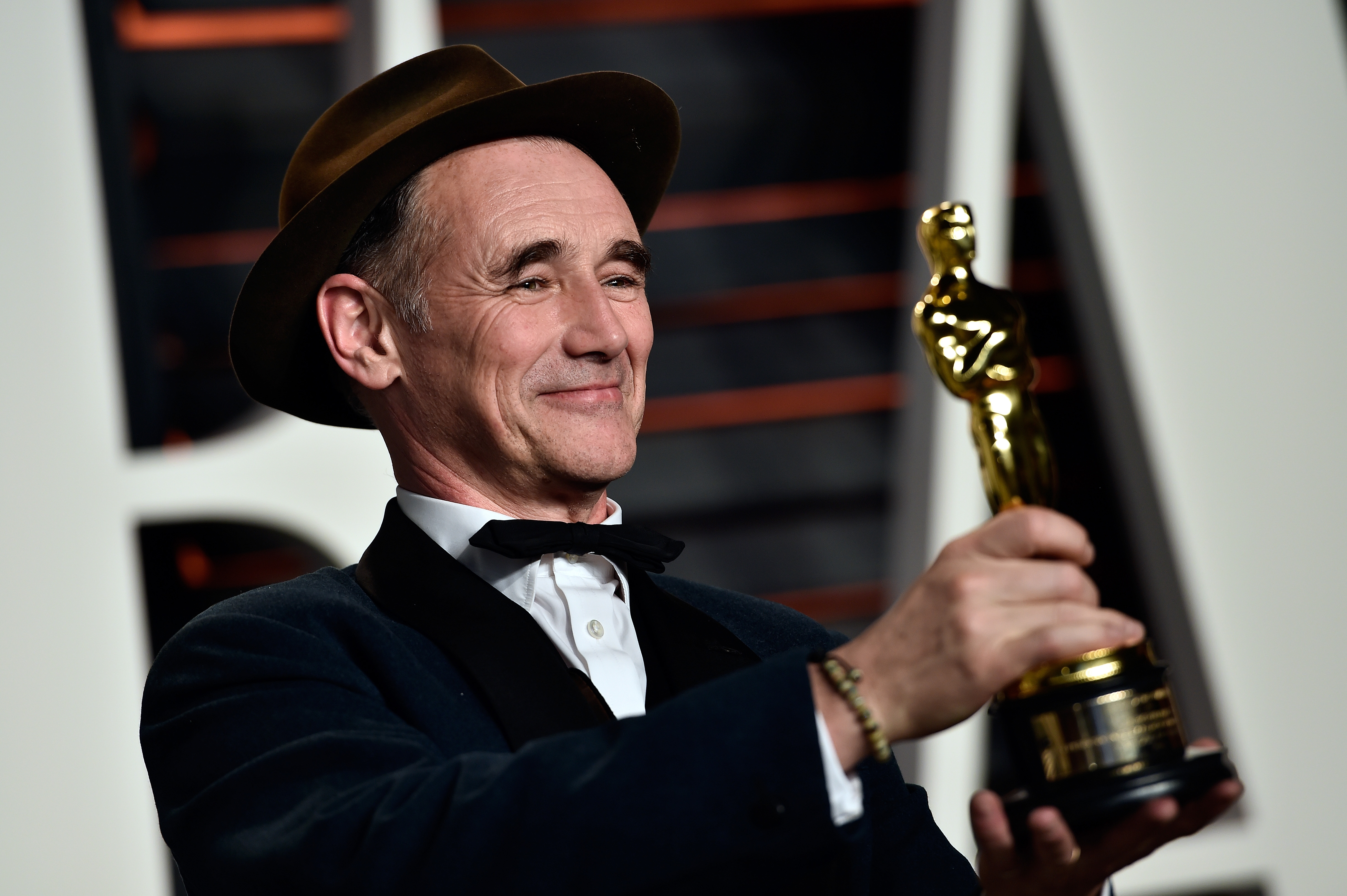 BEVERLY HILLS, CA - FEBRUARY 28: Actor Mark Rylance attends the 2016 Vanity Fair Oscar Party Hosted By Graydon Carter at the Wallis Annenberg Center for the Performing Arts on February 28, 2016 in Beverly Hills, California. (Photo by Pascal Le Segretain/Getty Images)
