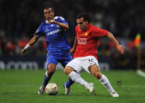 MOSCOW - MAY 21: Carlos Tevez (R) of Manchester United and Ashley Cole of Chelsea battle for possession during the UEFA Champions League Final match between Manchester United and Chelsea at the Luzhniki Stadium on May 21, 2008 in Moscow, Russia. (Photo by Shaun Botterill/Getty Images)