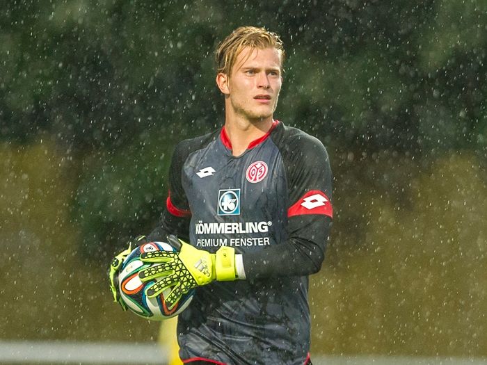 MEYRIN, SWITZERLAND - JULY 22: Loris Karius of 1. FSV Mainz 05 in action during the pre-season friendly match between 1. FSV Mainz 05 and AS Monaco at Stade des Arberes on July 22, 2015 in Meyrin, Switzerland. (Photo by Harold Cunningham/Getty Images)