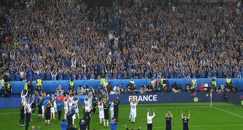 PARIS, FRANCE - JULY 03: Iceland players and staffs applaud the supporters after their team's 2-5 defeat in the UEFA EURO 2016 quarter final match between France and Iceland at Stade de France on July 3, 2016 in Paris, France. (Photo by Michael Regan/Getty Images)