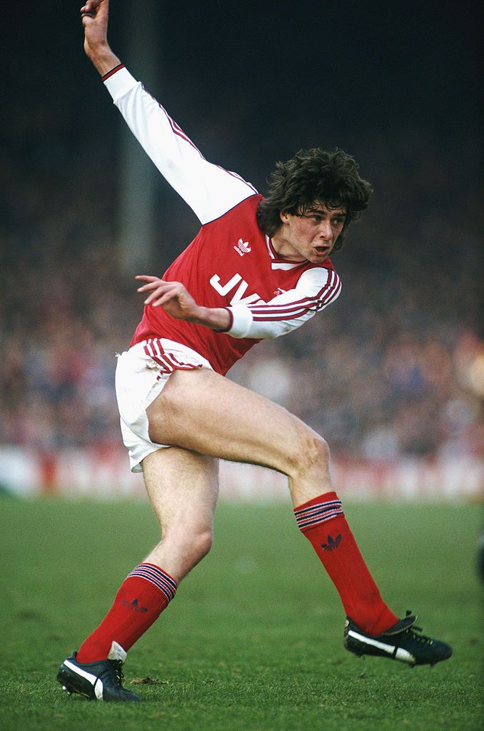 LONDON, UNITED KINGDOM - MARCH 14: Arsenal forward Niall Quinn in action during the FA Cup 6th round match between Aarsenal and Watford at Highbury on March 14, 1987 in London, England. (Photo by David Cannon/Allsport UK/Getty Images)