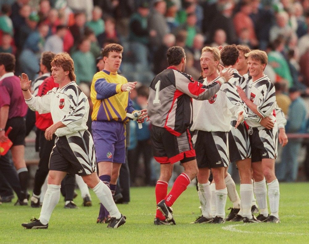 Republic of Ireland 1 Austria 3 11/6/1995 Austrians celebrate win over Ireland © INPHO / James Meehan
