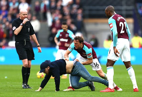 Chaotic scenes during West Ham vs. Burnley as fans invade ...