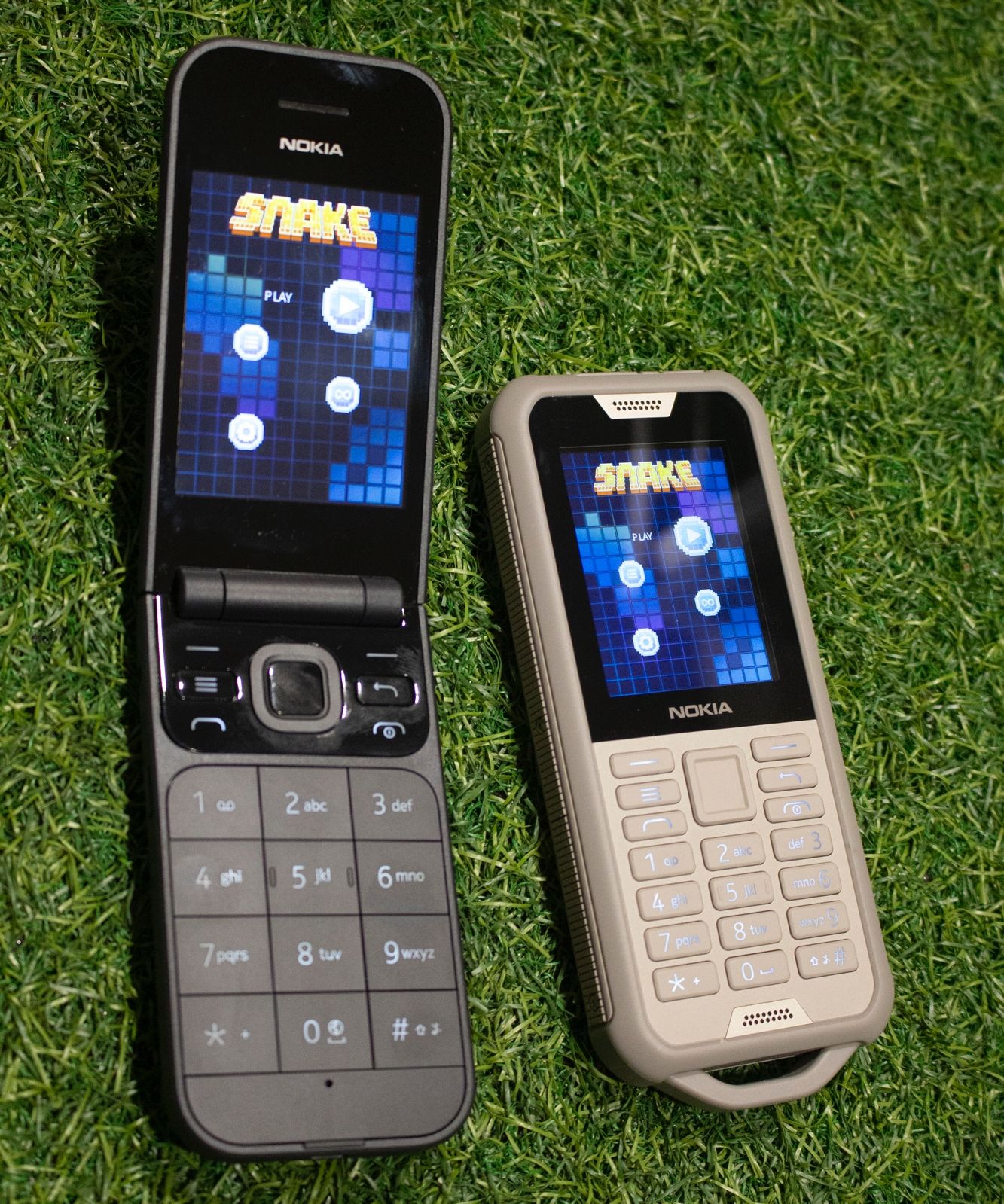 Nokia 800 Tough Phone - Cool Material