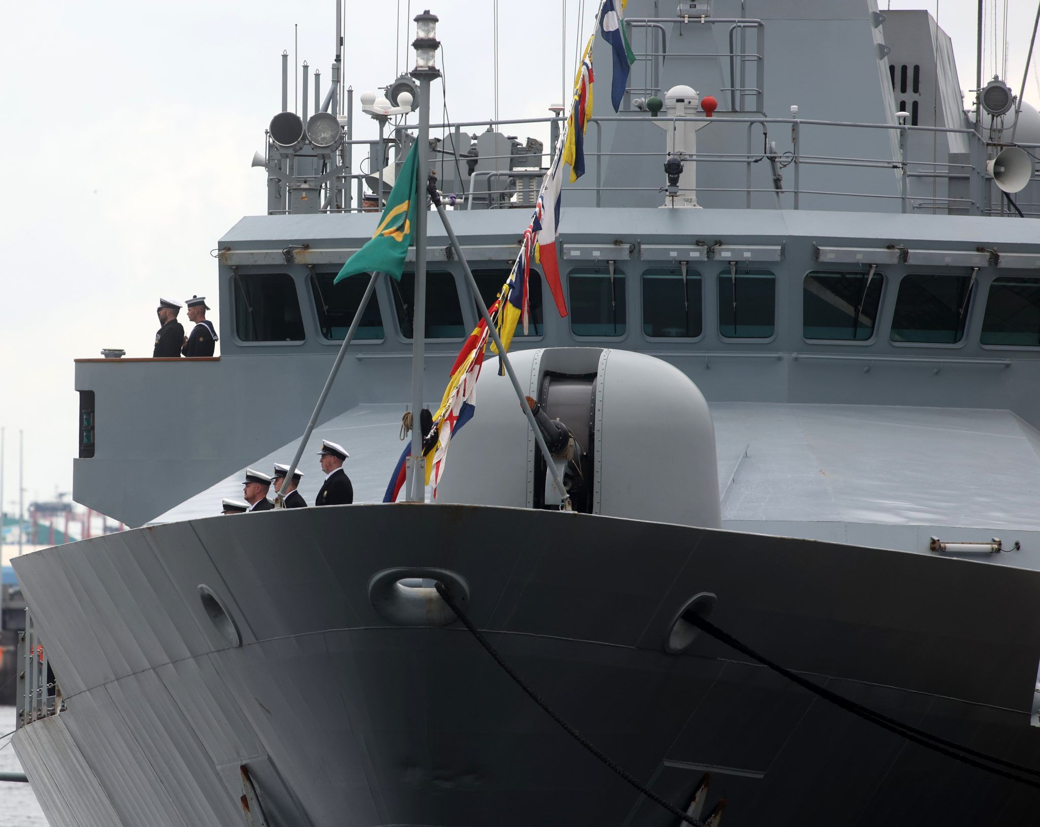 Irish defence forces Russian ships