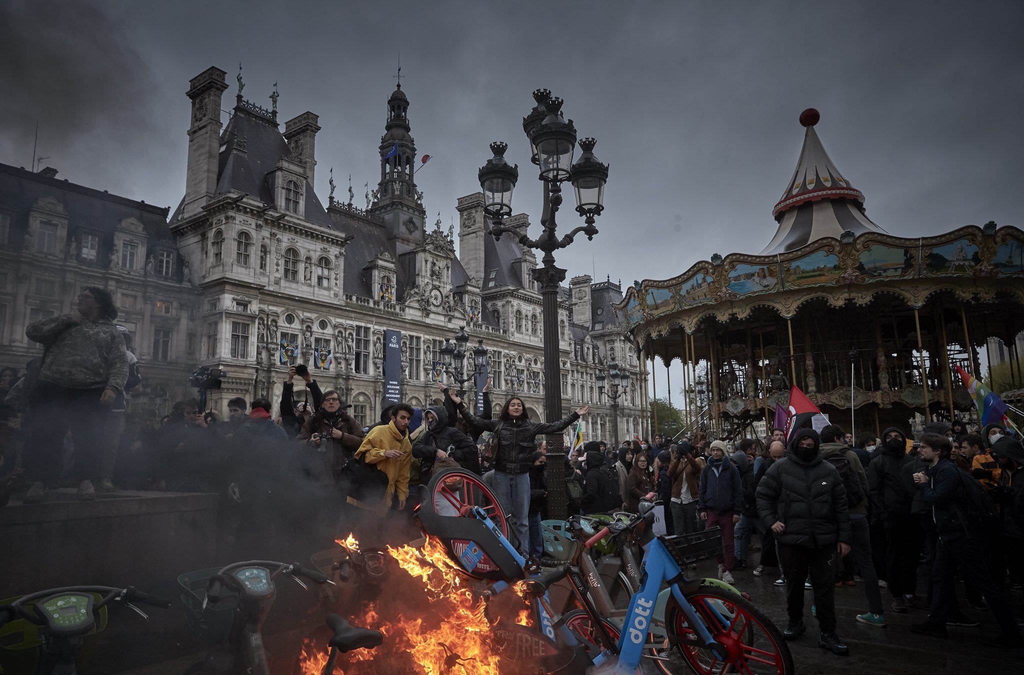 Paris pension protests