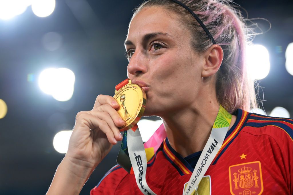 Spain celebrate winning the Women's World Cup over England